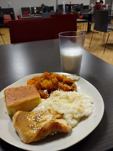 Kaufman Dining Hall photo 10
